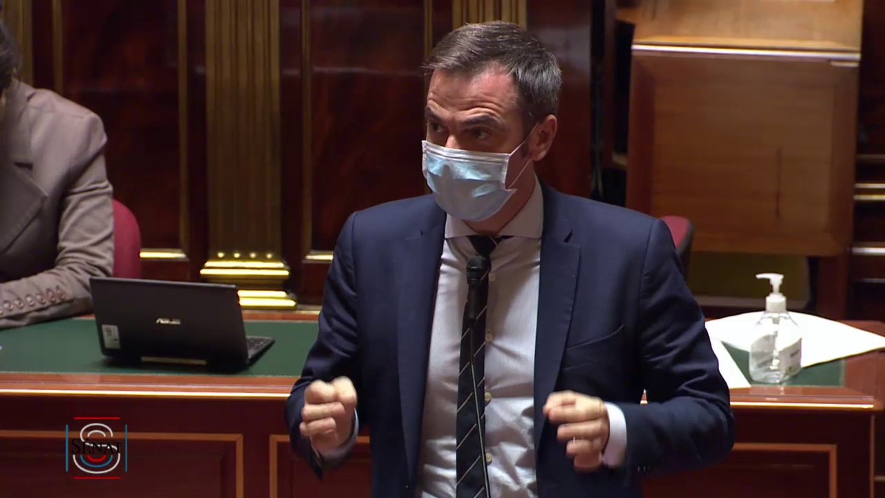 Olivier Véran dénonce un amendement voté par le Sénat qui "empêcherait de fermer une catégorie d'établissements, quelles que soient les conditions sanitaires"