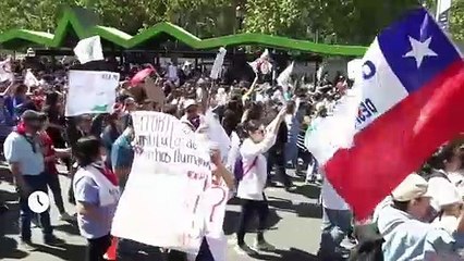 Chili : un adolescent gravement blessé par un policier pendant une manifestation