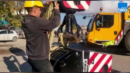 A La Rochelle, le pont du Gabut  a retrouvé sa place à l'entrée du bassin des Chalutiers