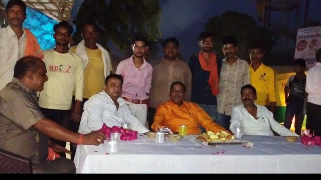 बकेवर में सांसद के भाई बकेवर में हिंदू महा शक्ति संघ के पदाधिकारियों से मिलने पहुंचे