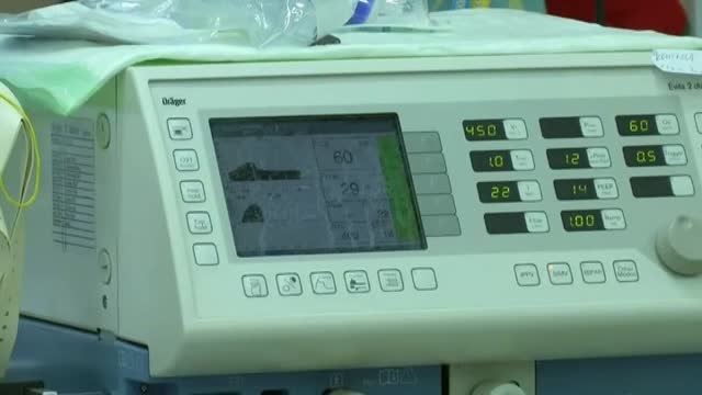 Los hospitales de República Checa están desbordados con seis veces más pacientes que en la primera ola del virus