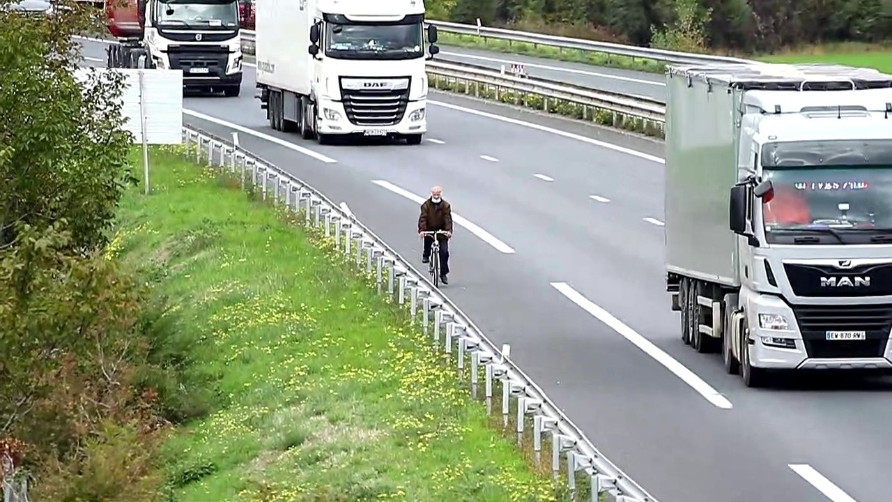 Cycliste sur BAU Partie 1