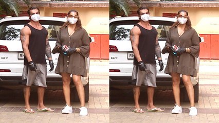 Bipasha Basu और Karan Singh Grover Casual Look में आए नजर | Boldsky