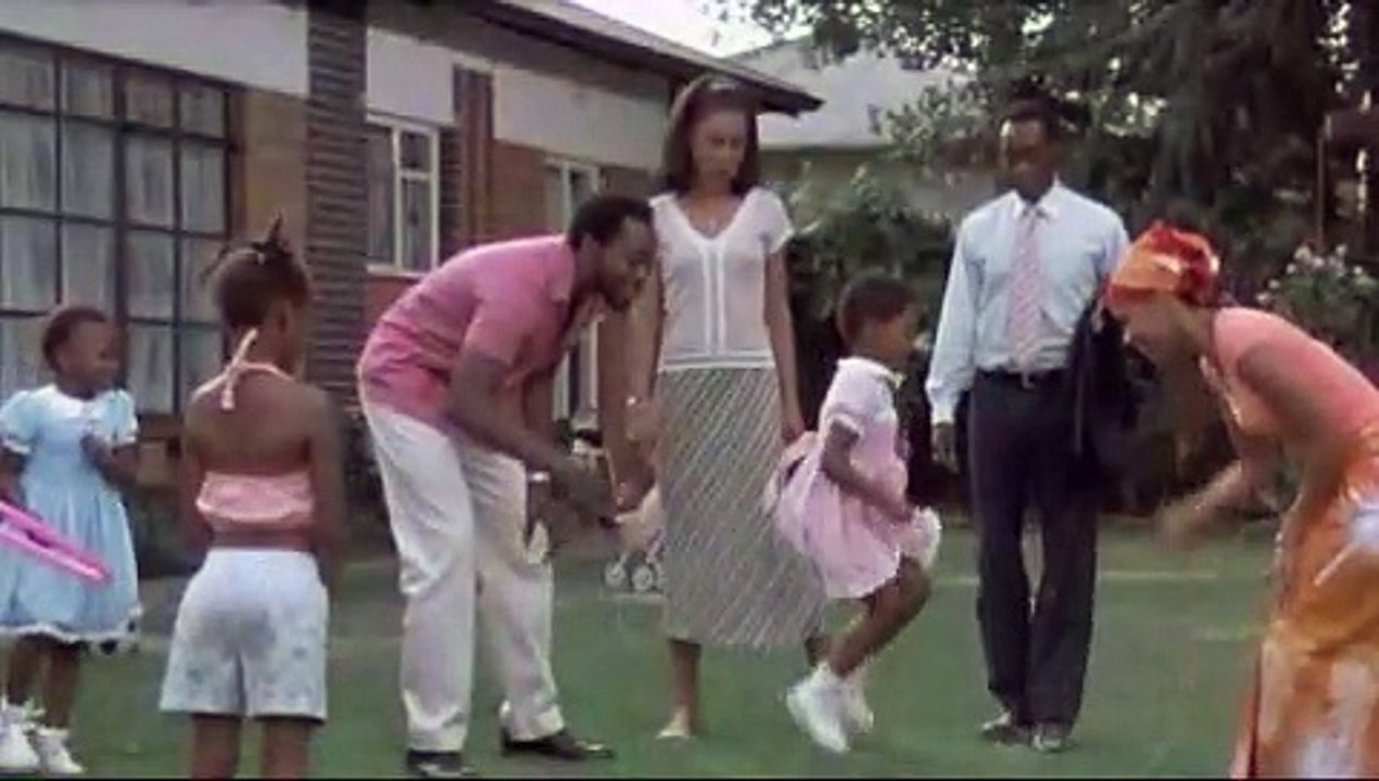 Hotel ruanda trailer (2005)