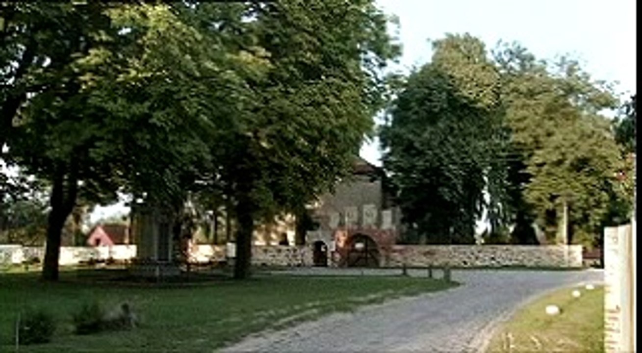 Zur Falschen Zeit Am Falschen Ort Trailer (2006)