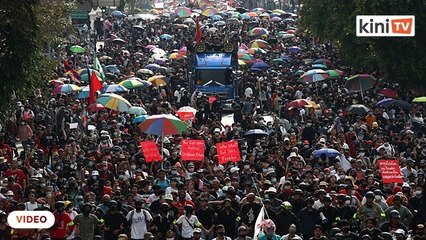 Dua kumpulan bersaing tunjuk kekuatan protes di Bangkok