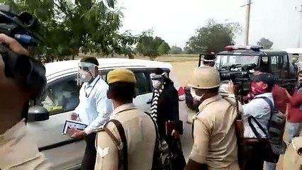 हाथरस कांड: आरोपियों के घर पहुंची सीबीआई की टीम, कर रही है पूछताछ