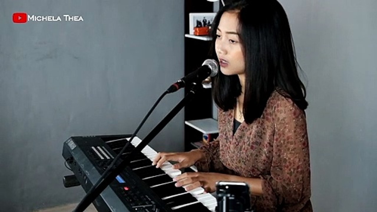 ANDAI AKU BISA (CHRISYE) - MICHELA THEA ( LIVE COVER )