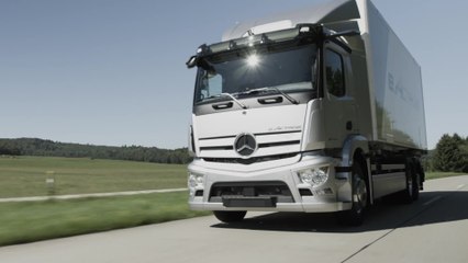The new Mercedes-Benz eActros Driving Video