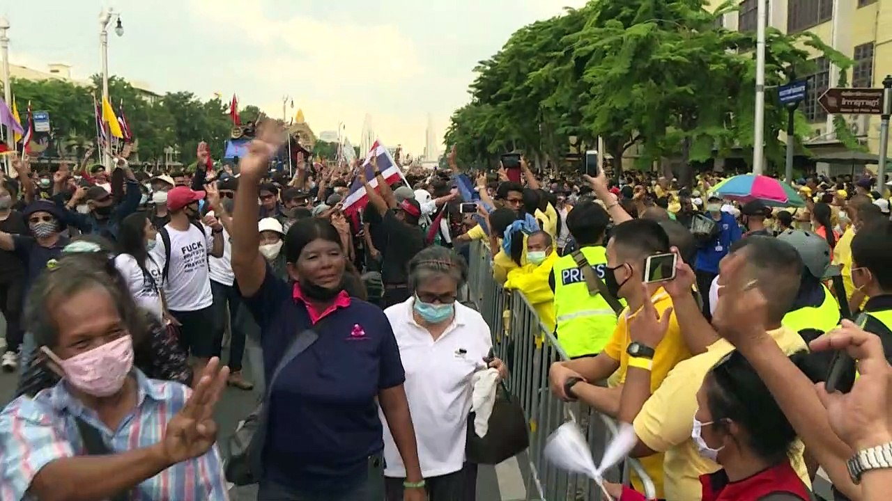 Massenproteste in Thailand: Regierung ruft Ausnahmezustand aus