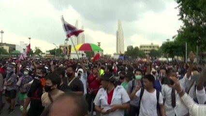 시위 고조 태국 '비상조치'..."5명 이상 집회 금지" / YTN