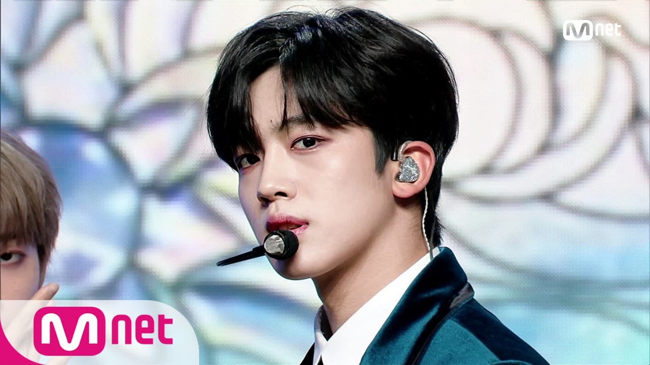 ‘위아이(WEi)’의 섹시 카리스마!  ‘TWILIGHT’ 무대