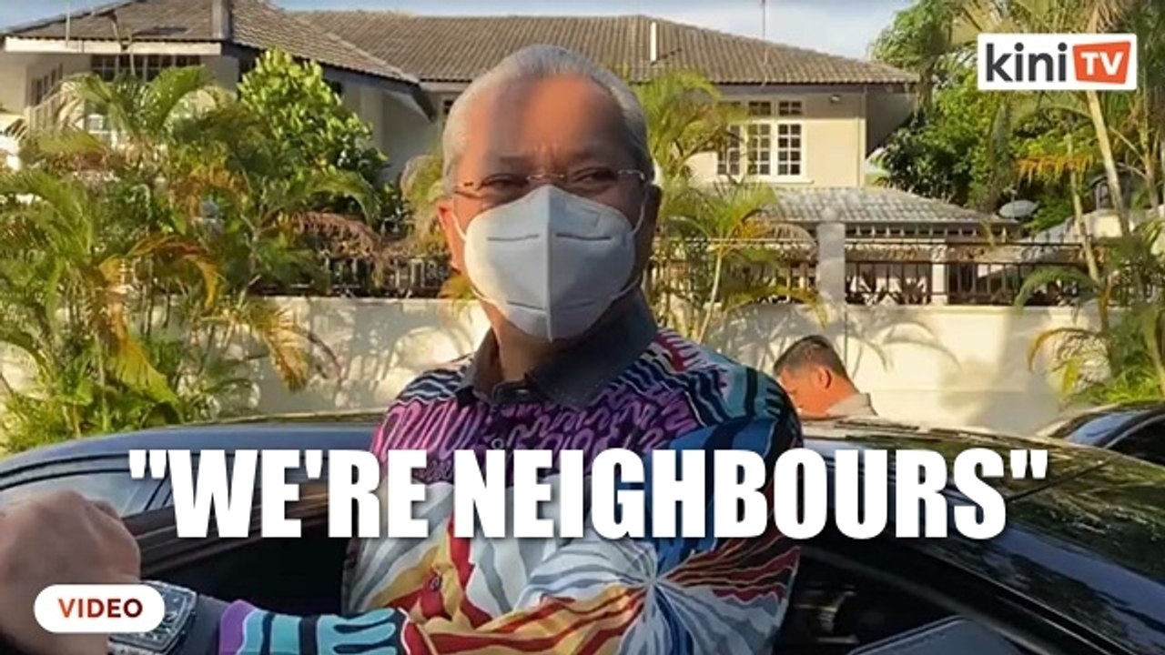 Annuar Musa visits neighbour Muhyiddin Yassin