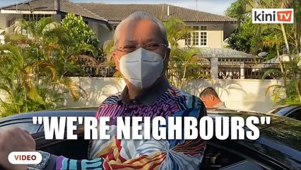 Annuar Musa visits neighbour Muhyiddin Yassin