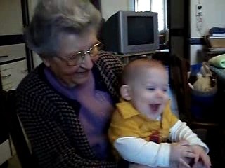 Vidéo Antoine 6 mois et demi avec Amé