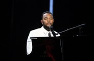 John Legend dédie sa prestation aux Billboard Awards à son épouse Chrissy Teigen