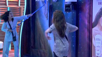 Bigg Boss 14: Hina Khan ने  Sidharth Shukla संग किया Prank, ऐसा था रिएक्शन |FilmiBeat