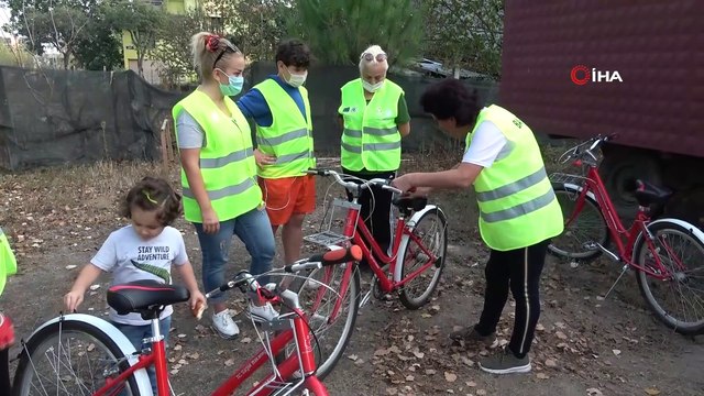 Bafralı kadınlar bisiklet sürmeyi öğreniyor