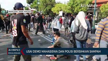 Usai Demo, Mahasiswa dan Polisi Bersihkan Sampah