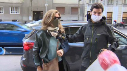 La mujer y el hijo de Luis Bárcenas llegan a casa
