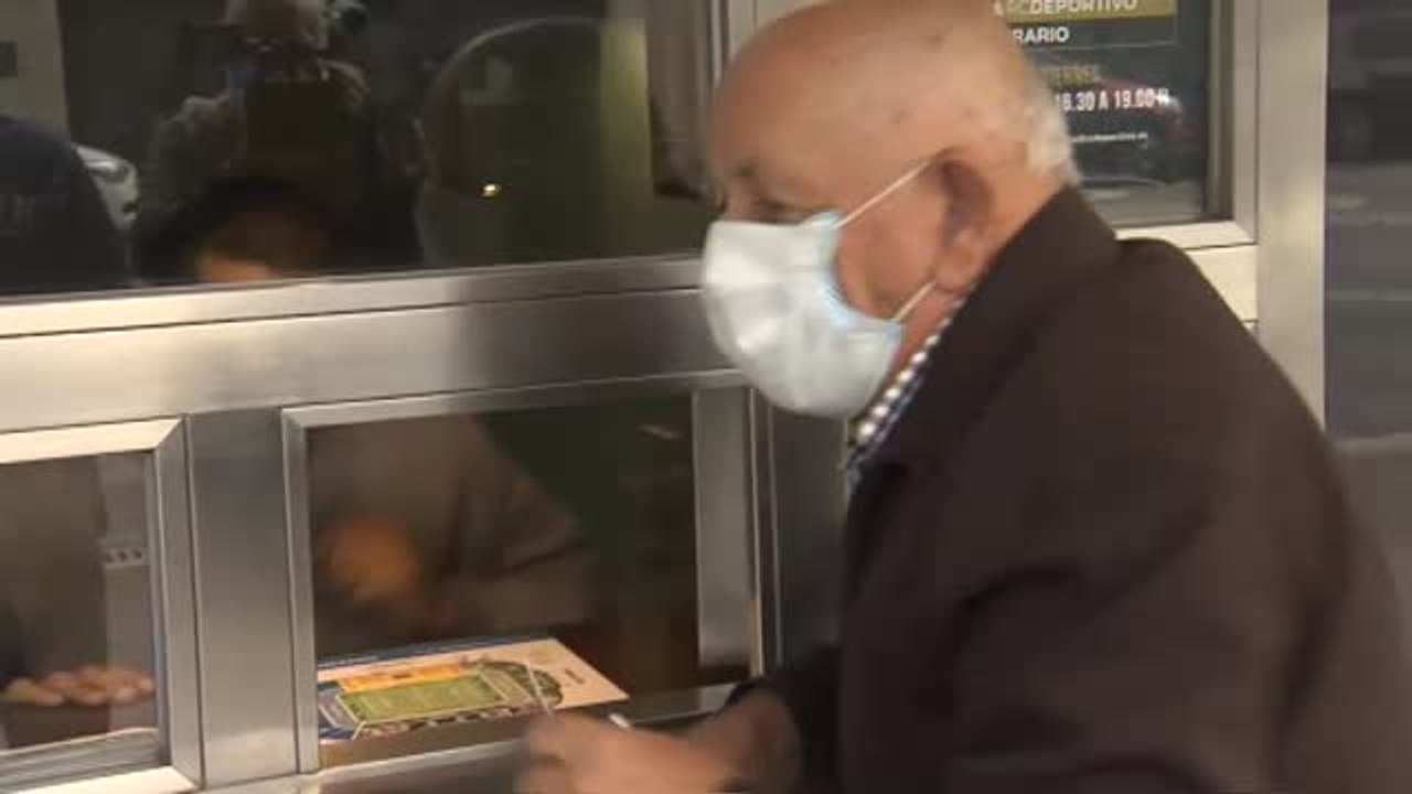 El Depor paraliza la venta de entradas para su primer partido en Segunda B a la espera del permiso de la Xunta