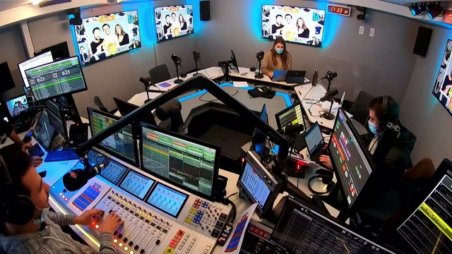 Anitta en interview dans Le Studio Fun Radio