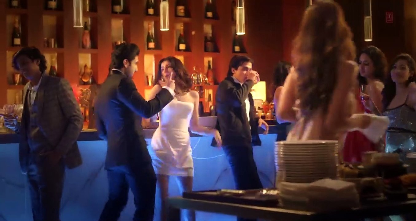 Teri Aankhon Mein Song- Divya K - Darshan R, Neha K - Kumaar, Manan B - Radika, Vinay
