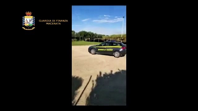 Porto Recanati (MC) - Villaggio abusivo sul lungomare denunciato ristoratore (15.10.20)