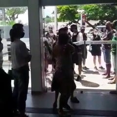 Mulher se diz maior racista do planeta em ataque na Paraíba é detida