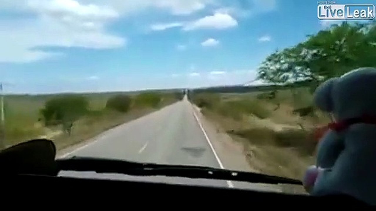 Il va regretter d'avoir croisé la route de ce camion