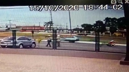 Câmera mostra forte colisão entre veículos às margens da BR-277