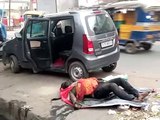 हत्या कर शव कार से ले जा रहे हत्यारों को पुलिस ने पकड़ा