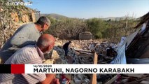 Dağlık Karabağ'da çatışma hattında kalan yerel halka silah dağıtımı