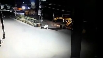अंडरग्राउंड केबल चोरी करते चोर CCTV में हुआ कैद