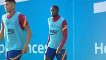 El Barça entrena con todos los internacionales a disposición de Koeman