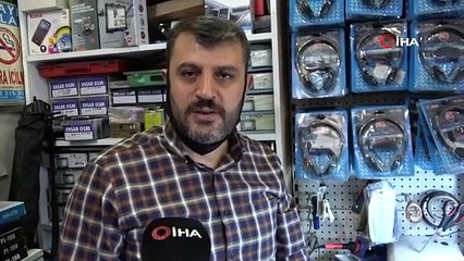 Download Video: Cep telefonu bomba gibi patladı! O anlar kamerada...