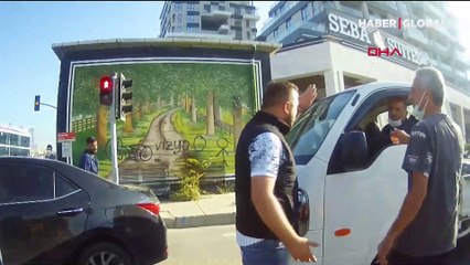 İstanbul'da trafik magandası terör estirdi! 'Gel barışalım' deyip saldırdı