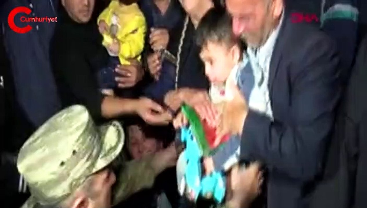 Ermenistan'ın mezarlıkta vurduğu Azerbaycanlı siviller son yolculuğuna uğurlandı