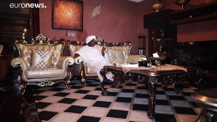 شاهد: رجل أعمال سوداني ينظم رحلة إلى إسرائيل لكسر الحاجز النفسي بين الشعبين