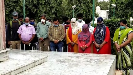 कोरोना संक्रमण मे शहीद हुए स्वास्थ्य कर्मियों को दी गई श्रद्धांजलि