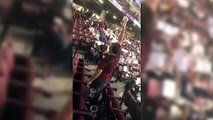 ¡Se bañó en cerveza y le salió caro! Por desmanes, sacan a aficionado del estadio Tomateros