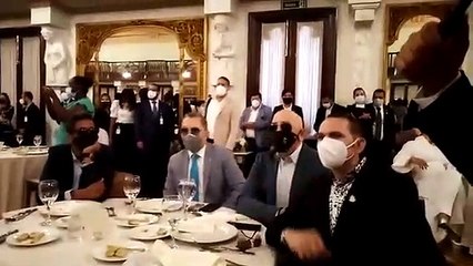 Artistas almuerzan en Palacio con el presidente Luis Abinader