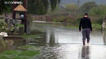 Fuertes lluvias dejan a decenas de pueblos descomunicados en Hungría