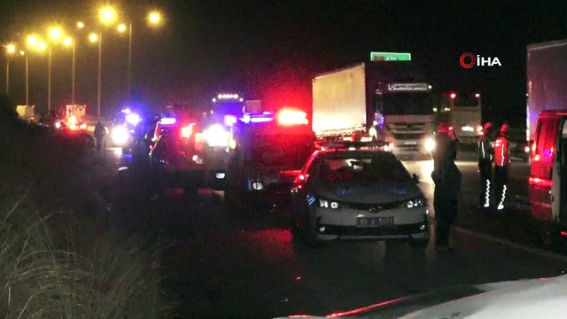 Hafif ticari araçla otomobil çarpıştı: 4 ölü, 4 yaralı