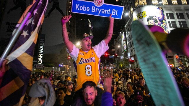 Kobe Bryant Fans Beating Up Dude Yelling F Kobe Caught On Video Outside Of Lakers Celebration
