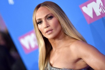 Jennifer Lopez Is Rocking Curtain Bangs Right Now