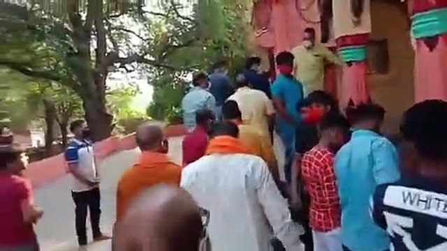 शाजापुर: कलेक्टर एसपी पहुंचे मां राजराजेश्वरी मंदिर
