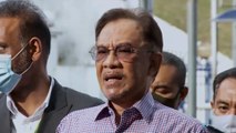 ماليزيا.. قائمة مسربة تدفع الشرطة إلى استجواب أنور إبراهيم