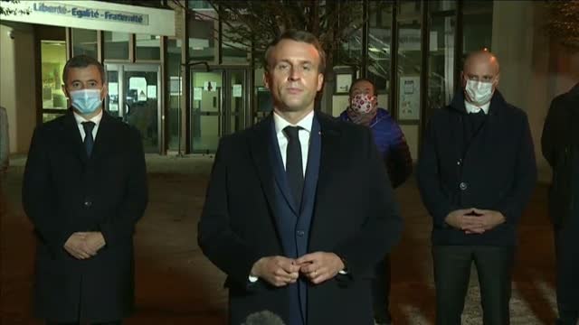 Macron califica de ataque terrorista islamista el asesinato de un profesor con un cuchillo