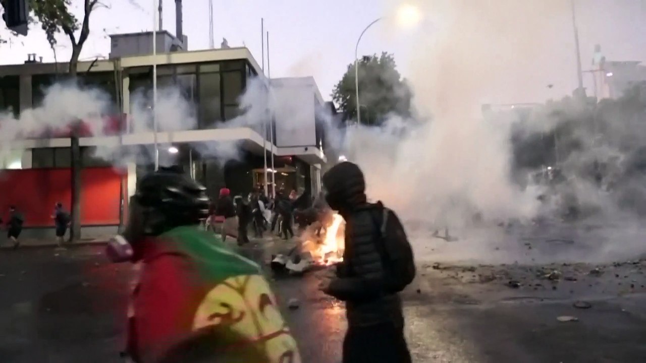 Vor 1. Jahrestag der Proteste: Krawalle in Santiago